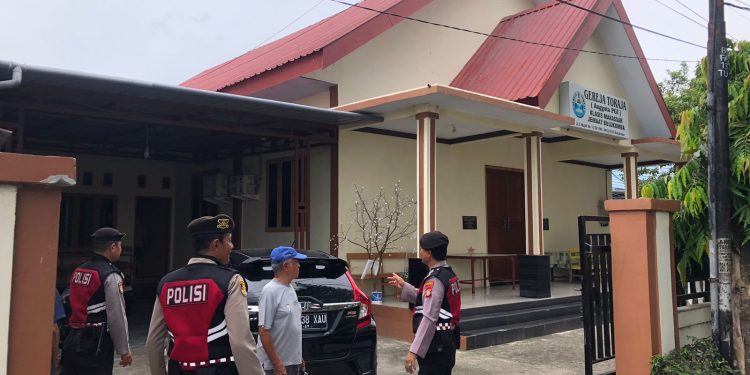 Jelang Perayaan Natal, Sat Samapta Polres Bulukumba Intensifkan Patroli Pengamanan Gereja