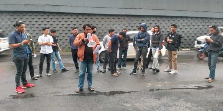 GMP Elit Indonesia Unjuk Rasa di Kejati Sulsel, Tuntut Penuntasan Kasus Penimbunan Laut Belakang Trans Studio