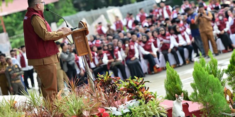 6.032 RT/RW Resmi Dilantik di Makassar, Munafri Minta Fokus Sampah, Keamanan, dan UMKM