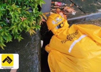 Satgas Drainase Dinas PU Makassar Tangani Genangan di Jl. Paccerakang Poros