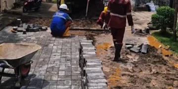 Satgas Jalan & Jembatan Cek Kondisi Jalan Berua 5, Pemasangan Paving Blok Segera Dilakukan