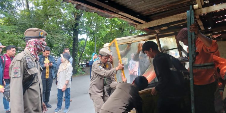 Macet Bertahun-tahun: Bangunan Liar Ditertibkan, Jalan Saripa Panakkukang Kembali Lenggang