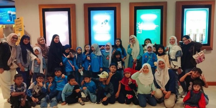 Pupuk Rasa Empati dan Kebersamaan, SD Inpres Unggulan Toddopuli Gelar Nobar Film “Tegar”