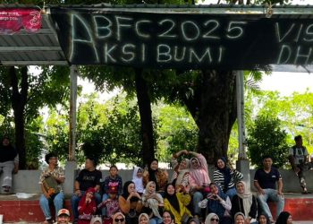 Solidaritas Tanpa Batas! Ortu dan Guru Beri Semangat Penuh untuk Tim Futsal SD Inpres Unggulan Toddopuli di Lomba Athira