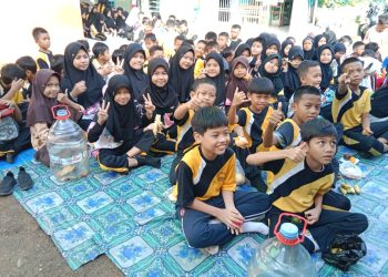 Libatkan Seluruh Siswa, SD Negeri Baraya 1 Sukses Gelar Pelatihan Eco Enzyme: Sulap Sampah Jadi Berkah!