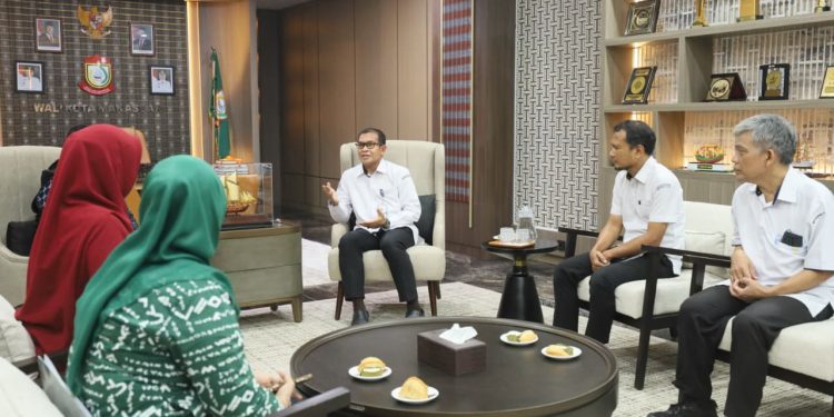 Wali Kota Munafri Ajak KKP Berdayakan Produk Perikanan Nelayan di Makassar