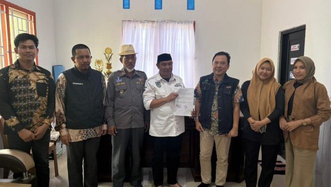 Tim Pendampingan Manajemen BUMDes STIMI Yapmi Makassar Petakan Potensi Bisnis Desa Compong, Sidrap Perbesar