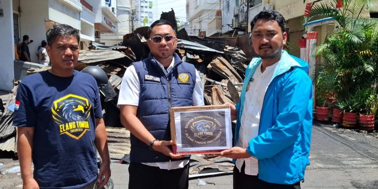 Solidaritas Tanpa Batas, Elang Timur Indonesia Ulurkan Tangan untuk Korban Kebakaran Bulo Gading