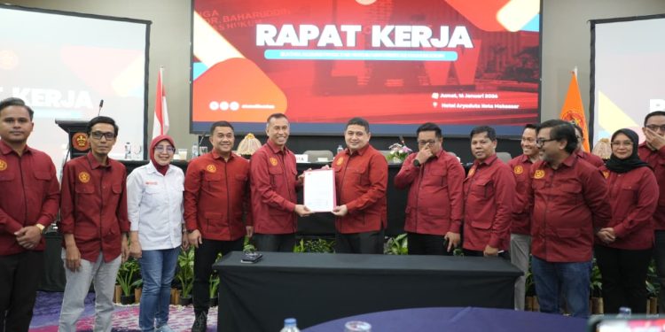 Di Raker IKA FH Unhas, Munafri Tekankan Pentingnya Database dan Program Berkelanjutan