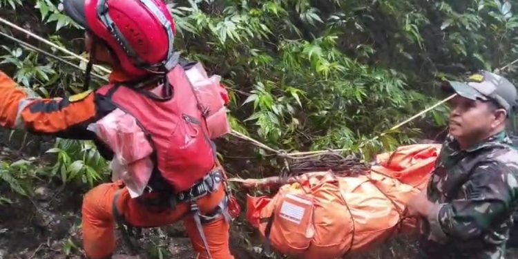 Tim SAR Gabungan Temukan Korban Kedua Pesawat ATR 42-500 di Gunung Bulusaraung, Kondisi Meninggal Dunia