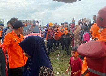 Anak 5 Tahun Warga Pattingalloang Ditemukan Setelah Tenggelam di Pantai Barombong