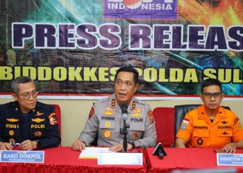 Tim DVI Identifikasi Satu Korban Pesawat Jatuh di Maros, Biddokkes Polda Sulsel Gelar Konferensi Pers