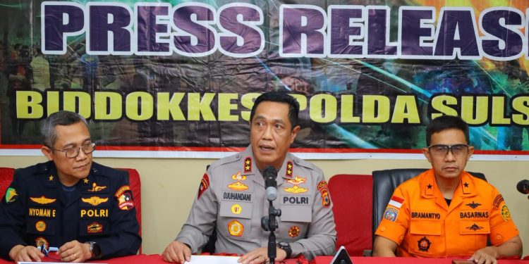 Tim DVI Identifikasi Satu Korban Pesawat Jatuh di Maros, Biddokkes Polda Sulsel Gelar Konferensi Pers