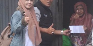 Di Tengah Hujan Deras, Elang Timur Indonesia Santuni Keluarga Dhuafa di Rappocini
