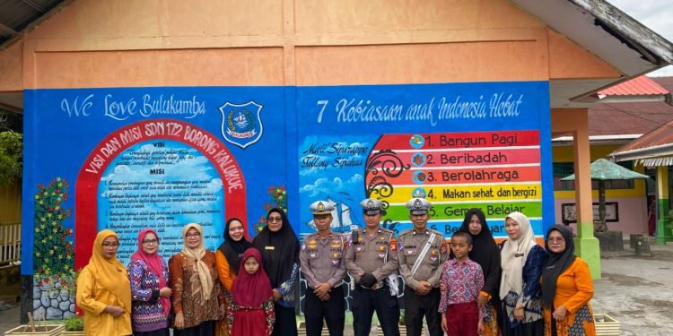 Satlantas Polres Bulukumba Beri Edukasi Kamseltibcarlantas ke Siswa SD