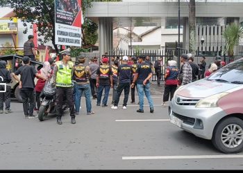 Tak Puas dengan Respons Asuransi, Ormas Elang Timur Geruduk OJK, Minta Askrida Syariah Diaudit!