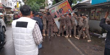 Berjualan Puluhan Tahun: Lapak PKL di Mariso Ditertibkan, Proses Berlangsung Tertib Tanpa Gesekan