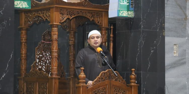 Safari Ramadan, Wali Kota Makassar Subuh Bersama Warga di Masjid Darun Naim