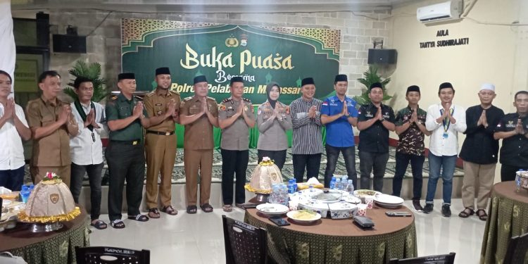 Buka Puasa Bersama, Polres Pelabuhan Makassar Sosialisasikan Pengamanan dan Ketertiban di Area Pelabuhan