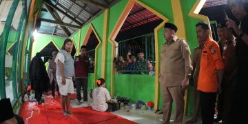 Temui Warga Terdampak Banjir, Appi Turun Langsung Hingga Larut Malam Temui Pengungsi