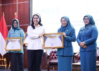 Menteri Wihaji Apresiasi TP PKK Makassar dan Beri Penghargaan Melinda Aksa