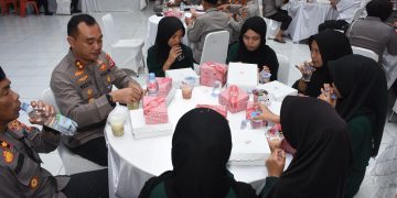 Kapolres Restu Wijayanto Duduk Bersama Anak Panti dengan Suasana Penuh Keakraban dan Kebersamaan