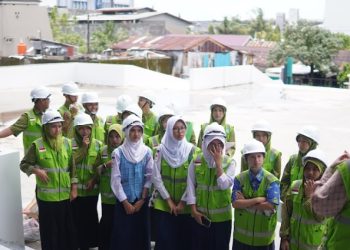 Outing Class Ramadan, Siswa SMPN 4 Makassar Menjelajah Teknologi dan Sains di SMK SMAK Makassar