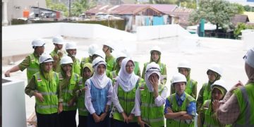 Outing Class Ramadan, Siswa SMPN 4 Makassar Menjelajah Teknologi dan Sains di SMK SMAK Makassar