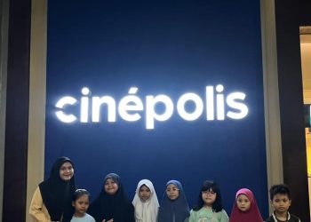 Nobar Penuh Makna! SDI Unggulan Toddopuli Makassar Tanamkan Nilai Karakter Lewat Film “Jam Pasir Ajaib”