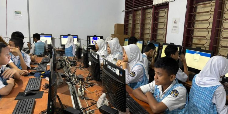 Murid UPT SPF SMPN 4 Makassar Hadapi Simulasi TKA 2026 yang Kondusif