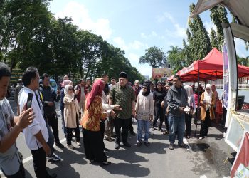 Tinjau Pasar Murah di Monumen Mandala, Munafri Pastikan Warga Terlayani dengan Harga Sesuai