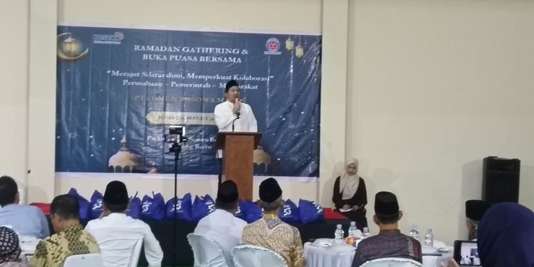 Silaturahmi dan Buka Puasa Bersama, Bosowa Peduli Bagikan 1000 Paket Sembako di Barru