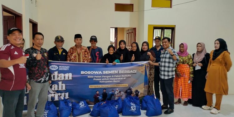 Bosowa Peduli Mulai Salurkan Paket Sembako ke Puluhan Desa di Barru Jelang Lebaran