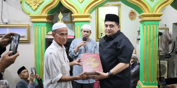 Safari Ramadan di Pulau, Munafri Arifuddin Siapkan Program Pete-pete Pulau dan Listrik 24 Jam