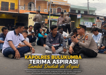 Aksi Humanis Kapolres Bulukumba, Temui Pendemo Sambil Duduk di Aspal