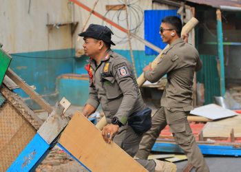 15 Lapak PKL Ditertibkan di Kecamatan Makassar, Proses Dilakukan dengan Pendekatan Persuasif