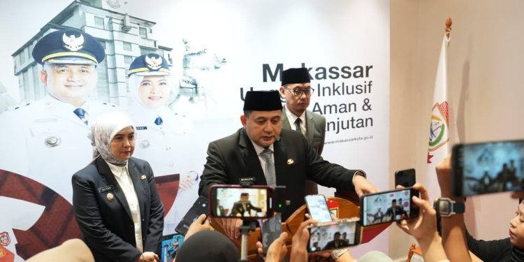 Walikota Makassar Akan Berikan Bantuan Modal Usaha KUR Ke PKL yang ditertibkan 