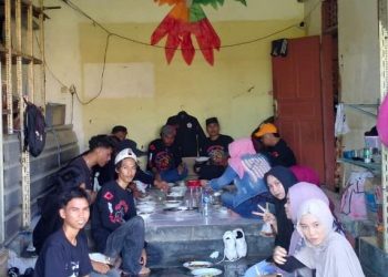 Abdhy Dg. Maleo Rayakan Ulang Tahun ke-34 dengan Silaturahmi ke Kediaman Ketua Sanggar Sa’ri’ta Art di Takalar