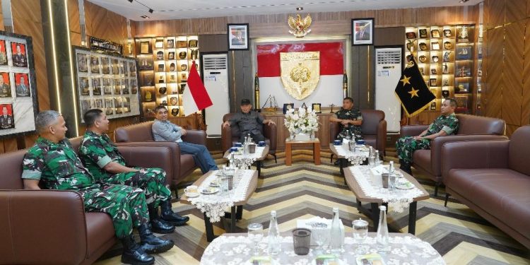Jaga Warisan dan Kebersamaan, Pangdam XIV/Hsn Bertemu Sesepuh Kodam