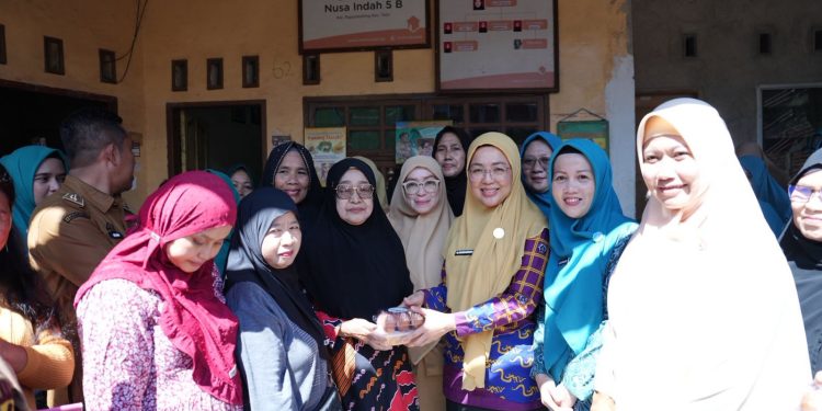 Tinjau Kegiatan Posyandu, Melinda Aksa Minta Layanan Kesehatan Ditingkatkan