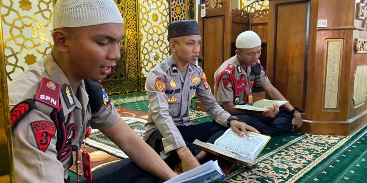Tingkatkan Ketaqwaan, Polres Bulukumba dan Siswa SPN Batua Gelar Pembinaan Rohani