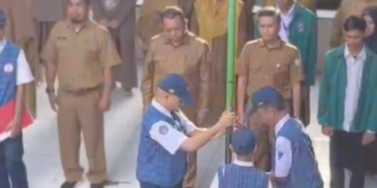 UPT SPF SMPN 1 Makassar Terapkan Permendikdasmen Nomor 4 Tahun 2026 dalam Upacara Bendera