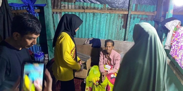 Kepedulian Wali Kota, Munafri Bantu Lansia yang Tinggal di Gubuk