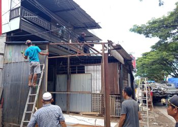 Sudah 10 Tahun Berdiri, Lapak di Atas Drainase Dibongkar Sukarela oleh Pemiliknya