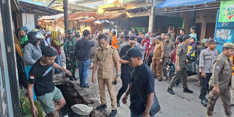 118 Pedagang di Pasar Pamos Mamajang Bongkar Lapak Secara Sukarela, Bukti Pendekatan Humanis 