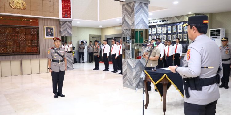Serah Terima Dirreskrimum Polda Sulsel, Kapolda Puji Kinerja & Kerja Sama Selama Bertugas