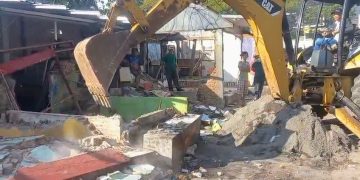 Pemkot Makassar Tertibkan 178 Lapak PKL di Mariso, Utamakan Pendekatan Humanis