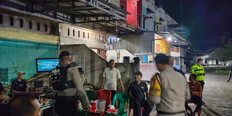Patroli Gabungan Dipimpin Kapolres Maros, Antisipasi Gangguan Keamanan Malam Hari