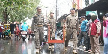 Tak Lagi Dibiarkan, 8 Lapak PKL di Tallo yang Berdiri 20 Tahun di Fasum Akhirnya Ditertibkan