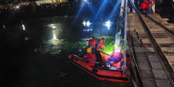 Pesta Miras Berujung Petaka: Empat Pemuda Terjun ke Kanal Pampang, Satu Belum Ditemukan